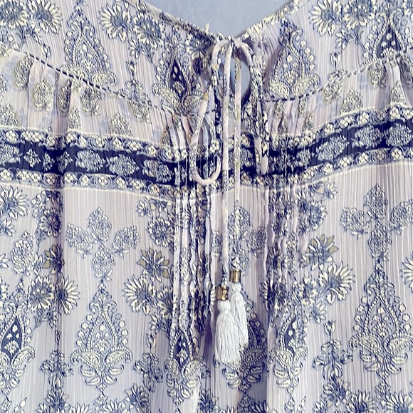 Women’s Size XL Blue Patterned Sheer Lined Tunic - Picture 2 of 8